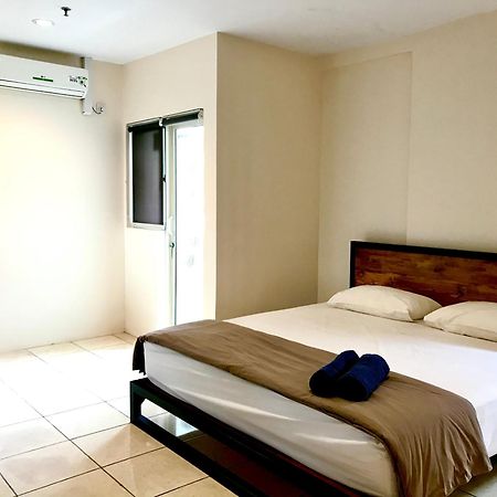 Queen Victoria Apartment Batam Kamer foto