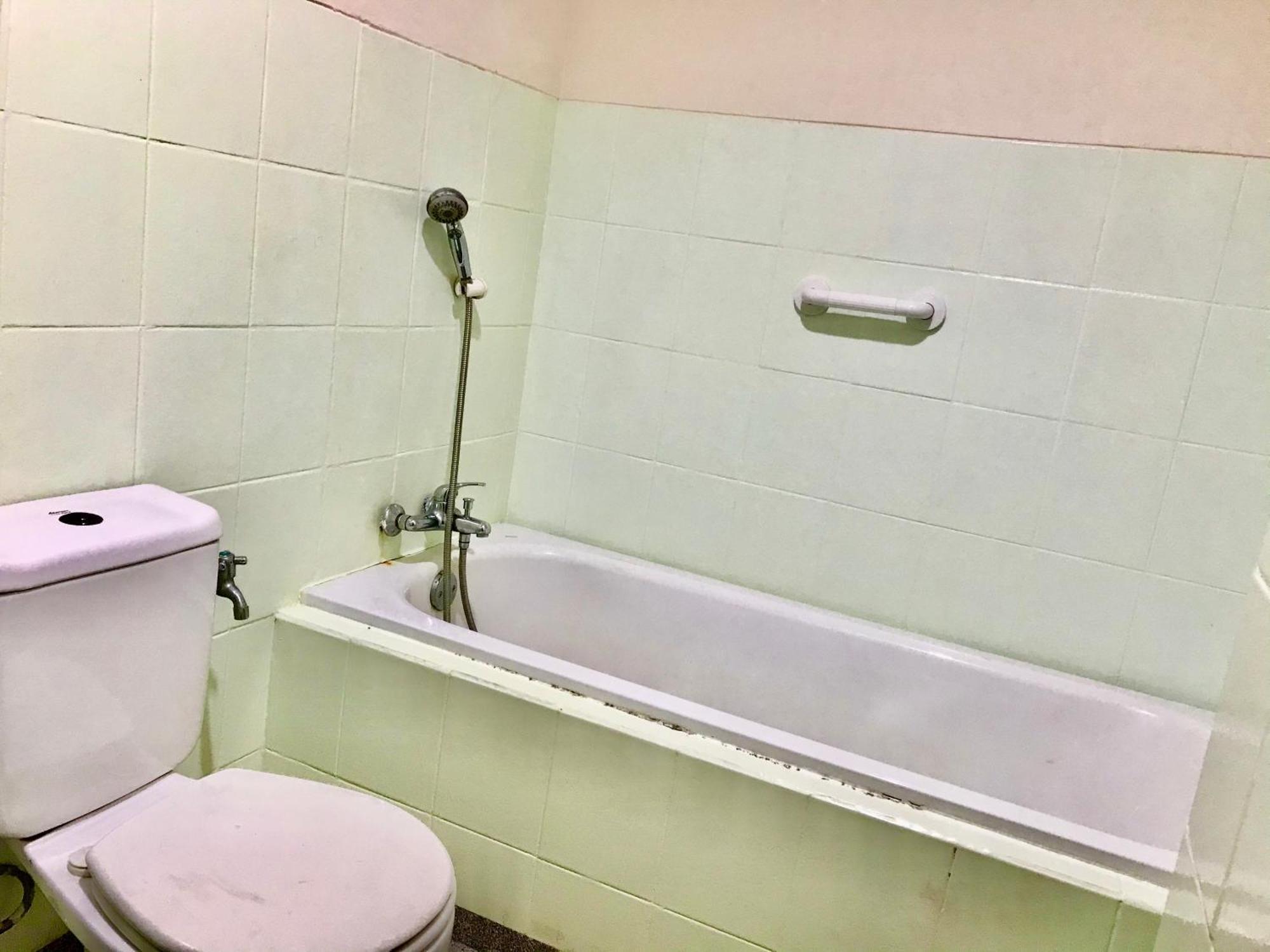 Queen Victoria Apartment Batam Kamer foto