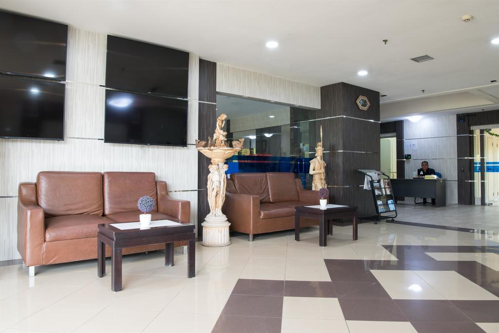 Queen Victoria Apartment Batam Buitenkant foto