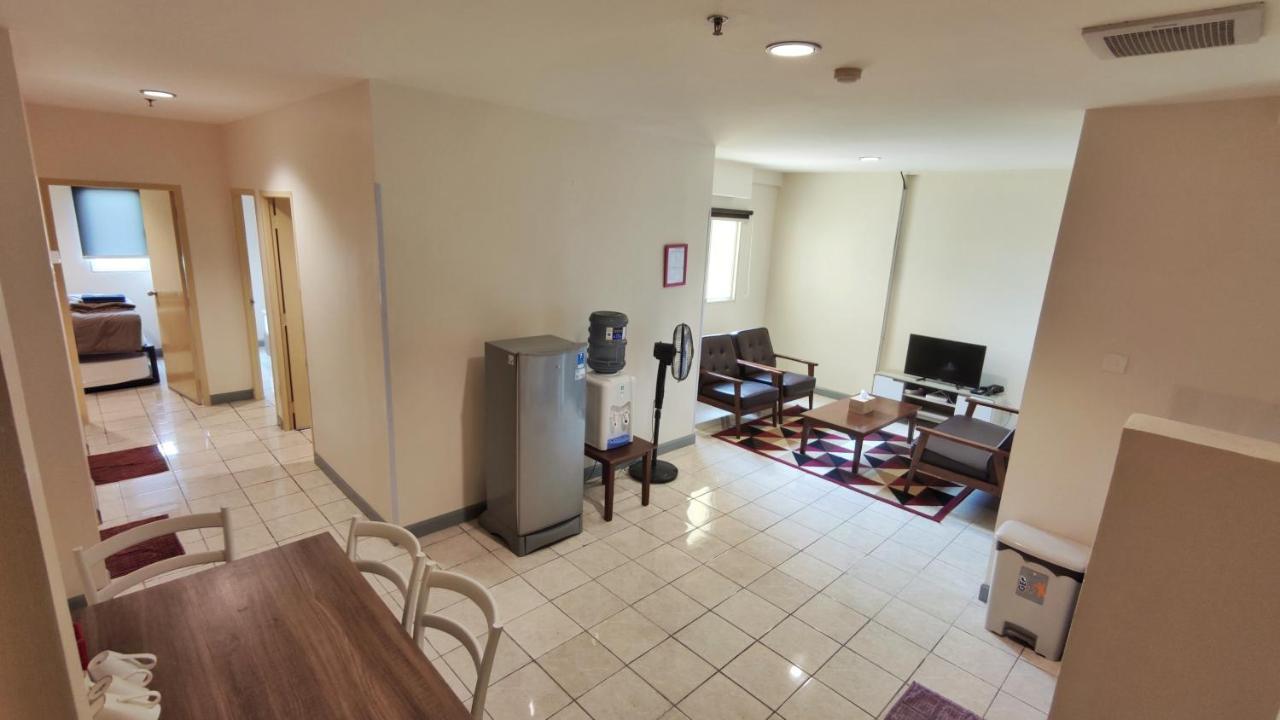 Queen Victoria Apartment Batam Buitenkant foto