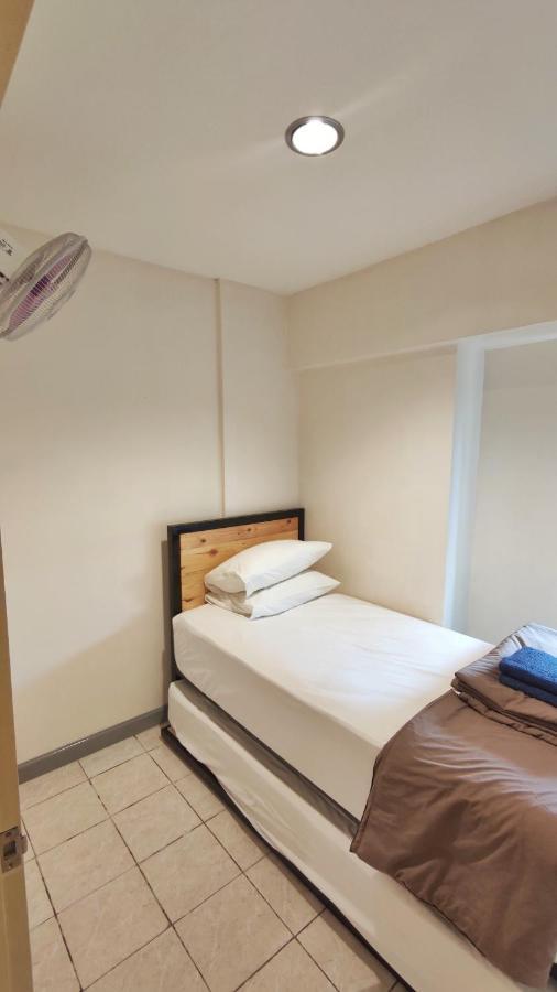 Queen Victoria Apartment Batam Buitenkant foto